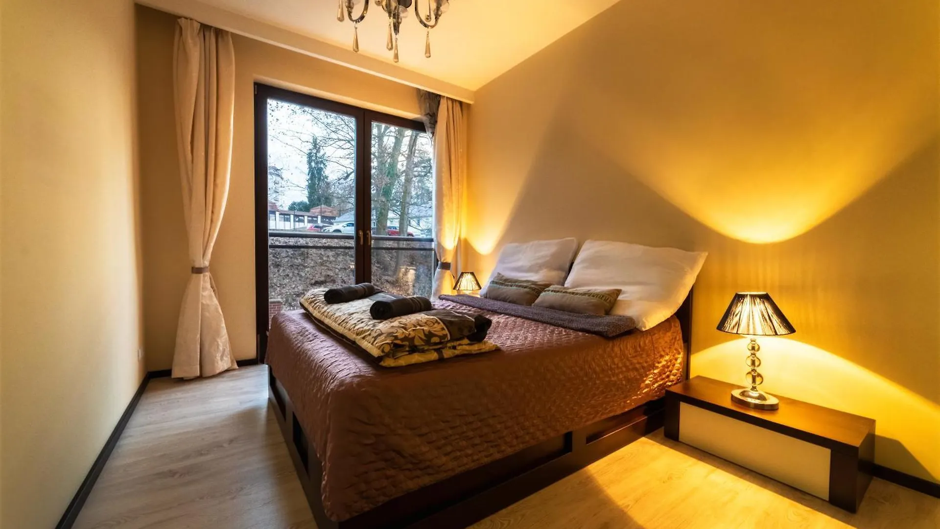 Imperial Apartment In Bohemia Residence By Rentez location